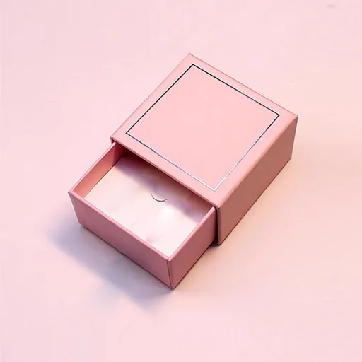 1710511756.brooch-boxes.webp